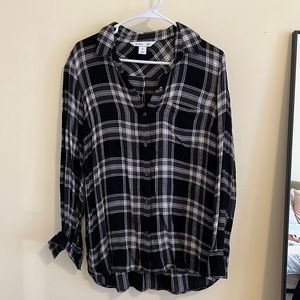 Old navy black and white flannel! Fits S-L